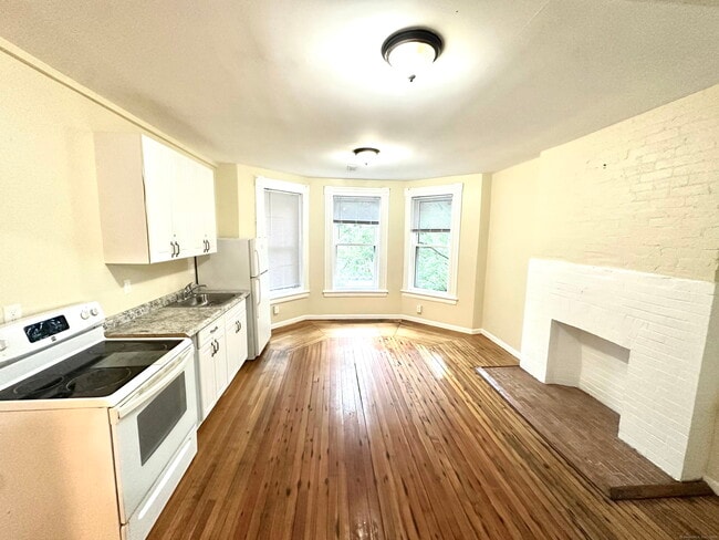 Photo - 135 W Main St Apartamento Unidad 4B