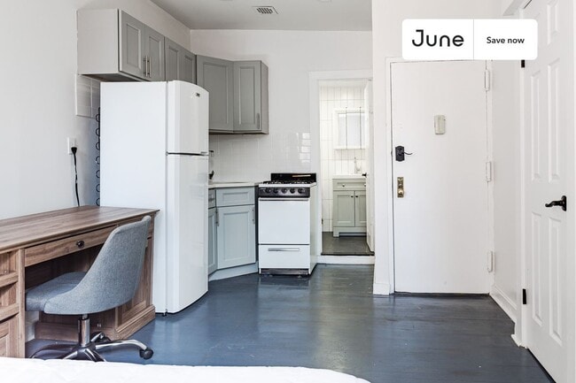 Photo - 324 1/2 East 8 Street Unit 3B