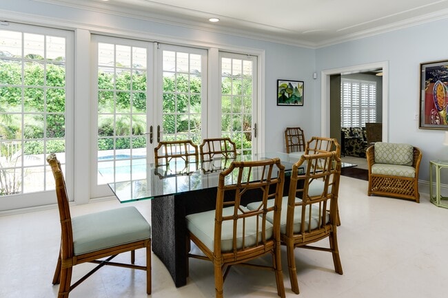 Photo - 255 Bahama Ln