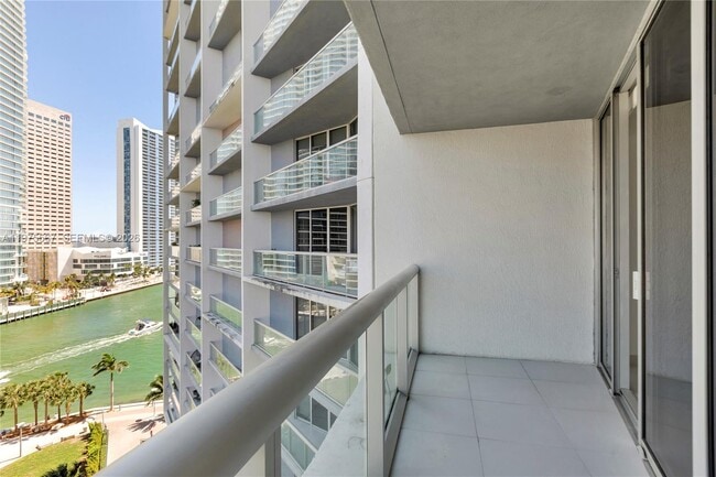 Photo - 475 Brickell Ave Unit 1010