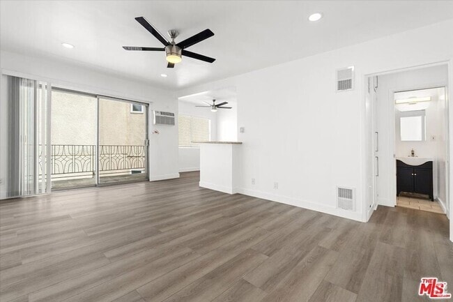 Building Photo - 612 Huntley Dr Unit 6 Rental