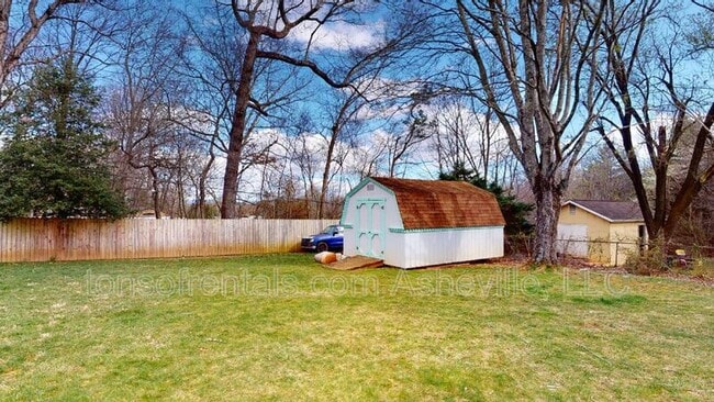 Photo - 107 Summerglen Dr