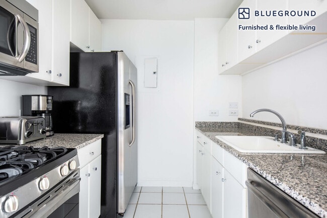 400 Chambers St Unit SI FL20-ID607