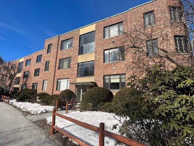 Building Photo - 569 Washington St Unit 1 Rental