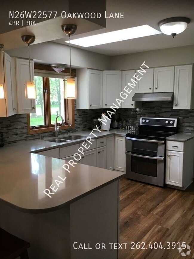 Building Photo - N26W22577 Oakwood Ln Rental