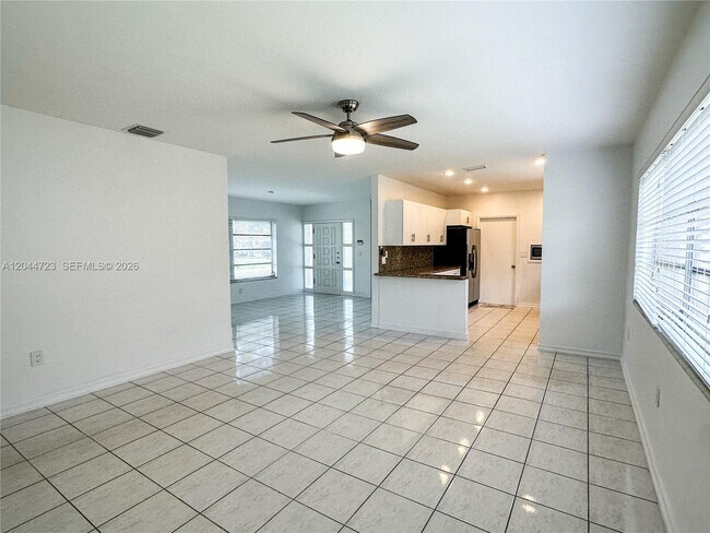 Photo - 1415 Genoa St