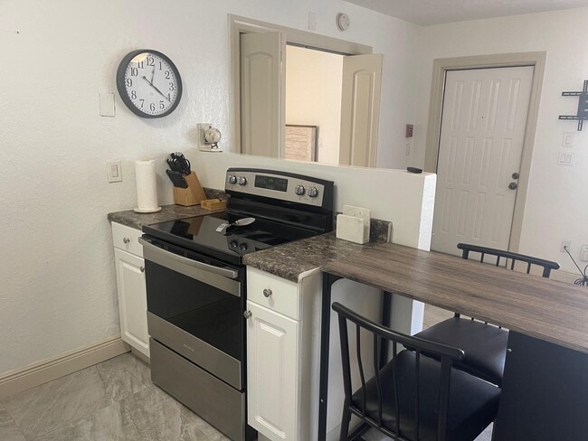 Photo - 641 Executive Center Dr Unit P-105