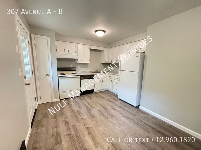 Building Photo - 307 Avenue A Unit B