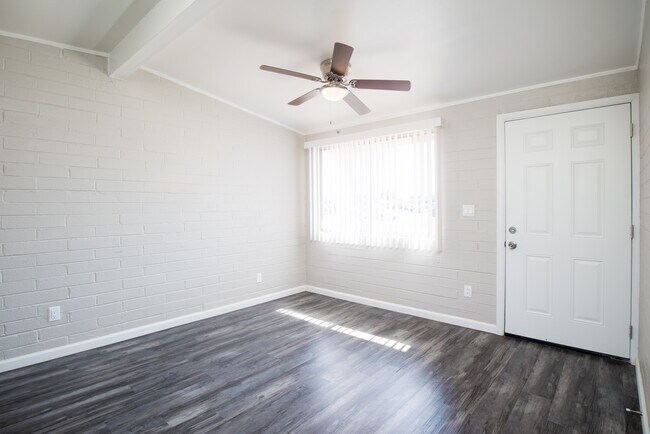 Photo - 223 5th Ave E
