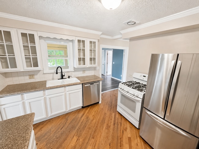 Photo - 723 Opal St
