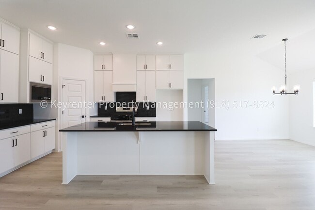 Photo - Stunning New Construction Simmons Home - 5 Bed 3 Bath