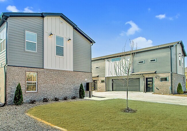 Photo - 1220 W 4th St Townhome