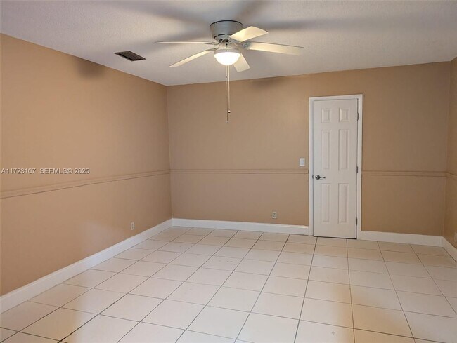 Photo - 4360 NW 5th Pl Unidad A