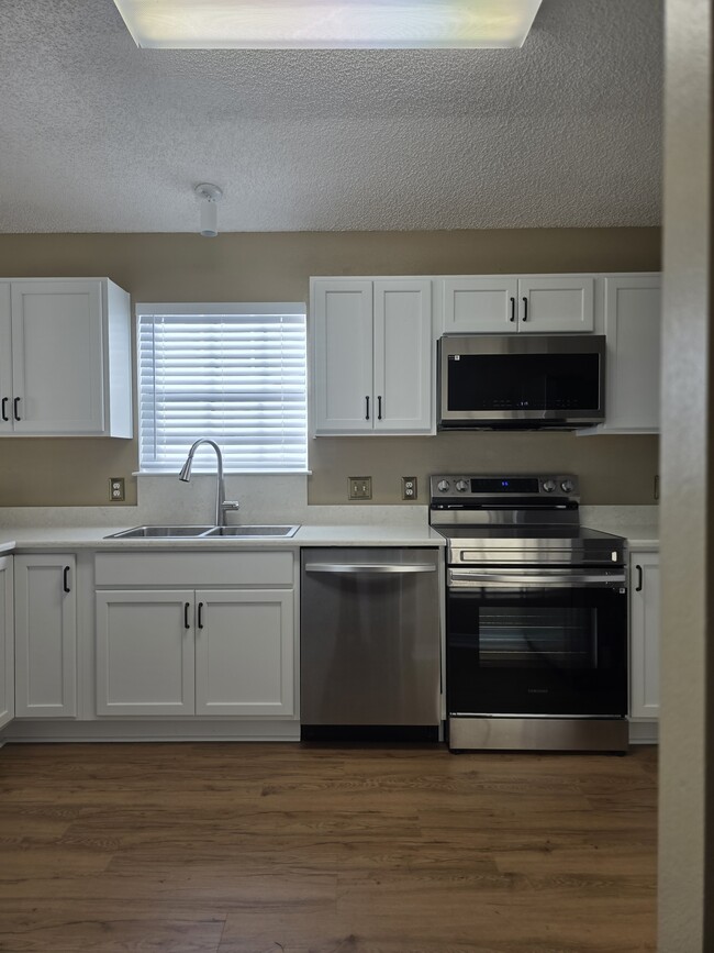 Cocina n.º 2 - 5577 Centerbrook Pl