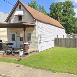 Photo - 327 W Missouri St