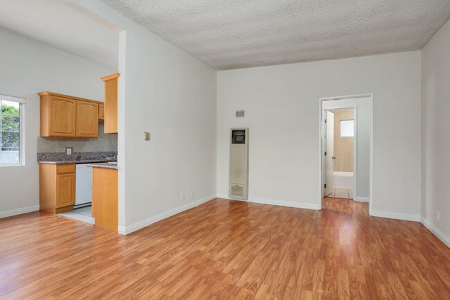 Photo - 5412 Willowcrest Ave Unit 3