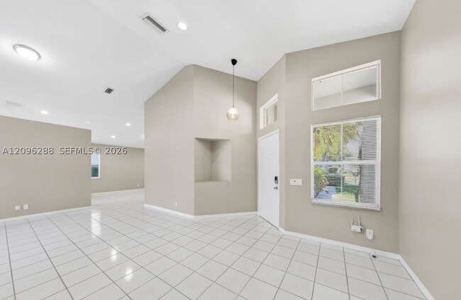 164 E Bayridge Dr