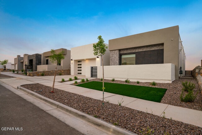 Photo - 828 Acton St