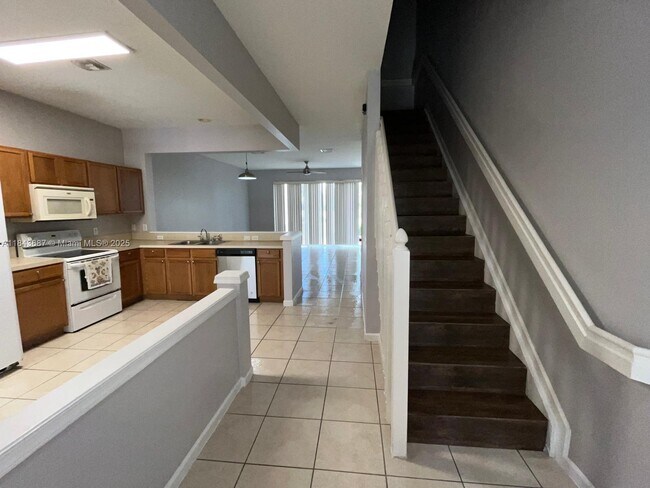 Photo - 1093 Woodfield Rd