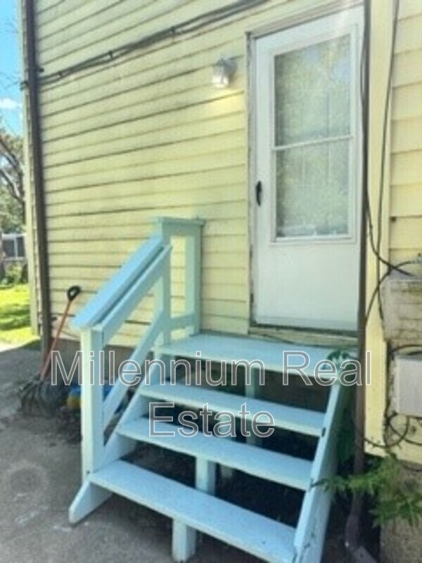 Photo - 21220 Waltham