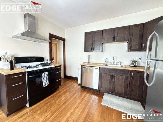 Photo - 19 Cresthill Rd Unit 1