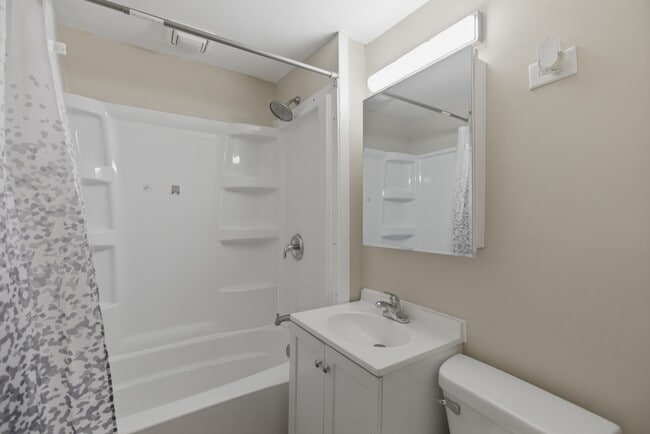 Photo - 1752 Drake Unit G