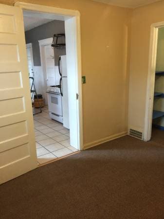 Dormitorio alfombrado - 2022 Murray Hill Rd Unidad 1