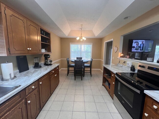 Photo - 136 Sandstone Boulevard