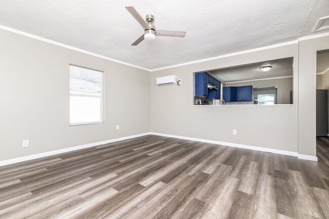 Photo - 506 Plain St