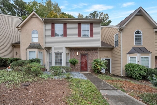 Building Photo - 2195 Fairways Ct