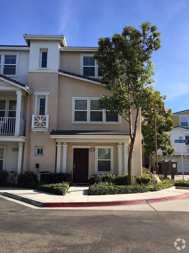 Building Photo - 2978 Beachwood Blf Wy Rental