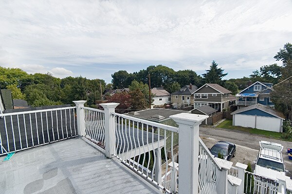 Photo - 870 19th Av W