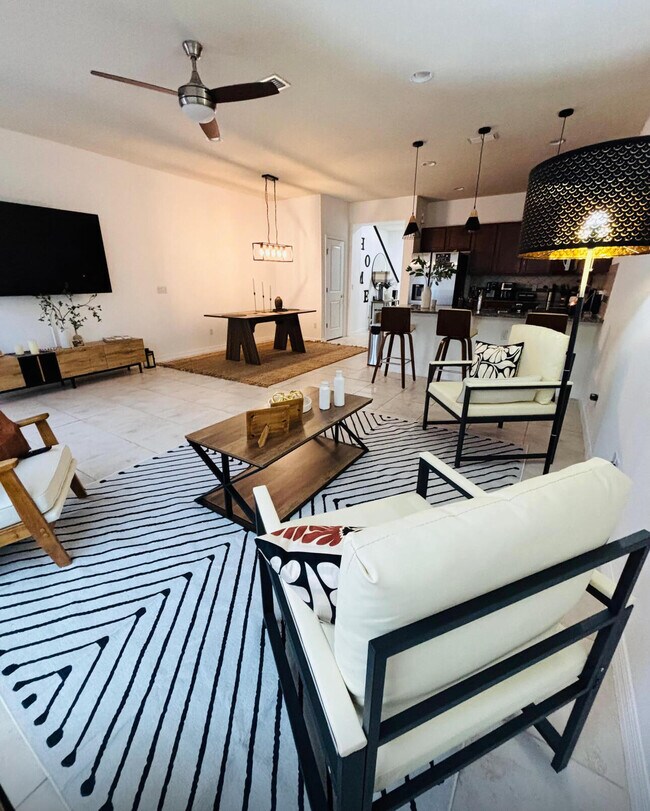 Photo - 5098 Caspian St