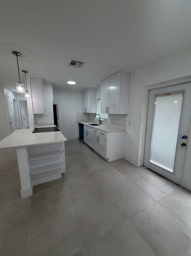 Photo - Fully Renovated 3-Bedroom Home with Garage in Orlando