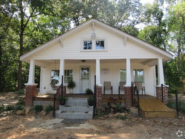 Building Photo - Cute 2 BR/ 1 BA in North Forsyth! Rental