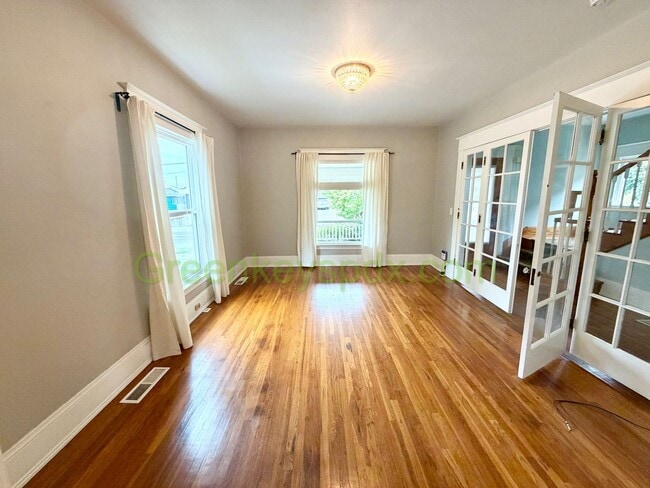 Photo - 4320 SE Holgate Blvd
