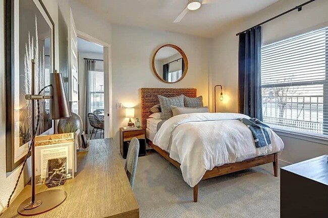 Building Photo - 221 W. Lancaster-33149 Unit 33149 Rental