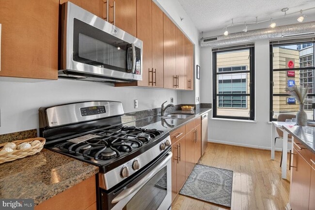 Photo - 1390 Kenyon St NW Unit 418