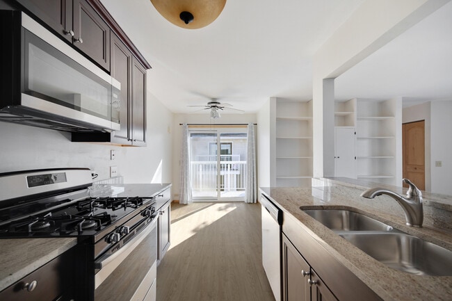 Photo - 717 Whitesail Dr Unit 717