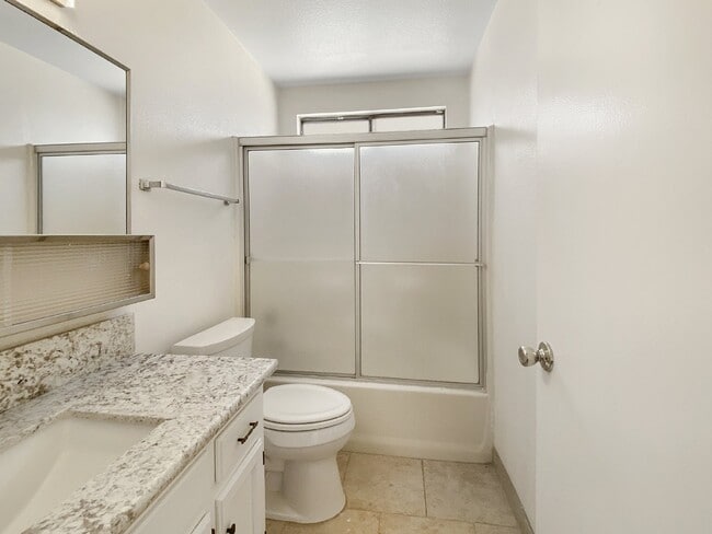 Photo - 940 W Graaf Ave Unidad B