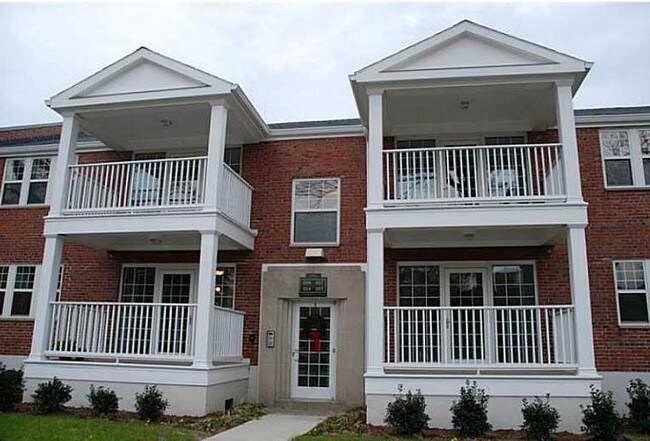 Photo - Riverpoint Court Apartments