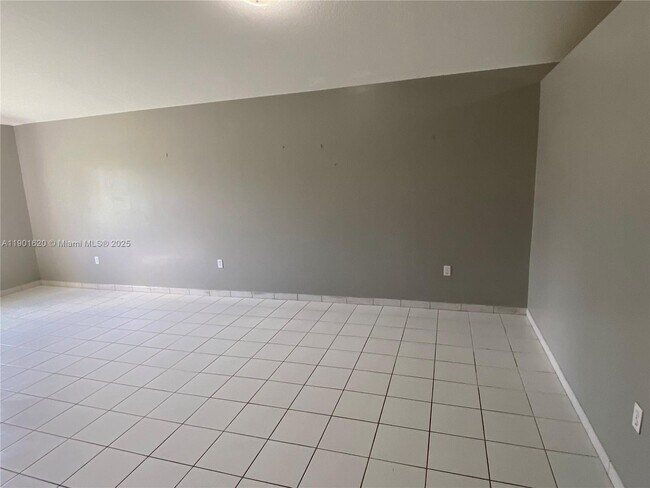 Photo - 17136 SW 143rd Pl