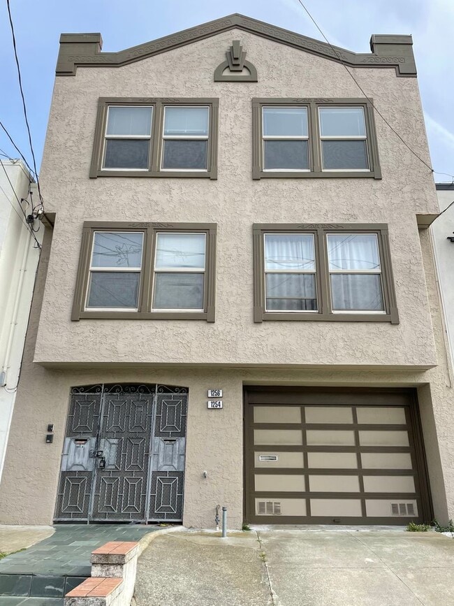 Building Photo - NML1256 Unit 1256