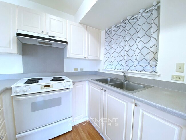 Photo - BEAUTIFUL NEIGHBORHOOD! COMFORTABLE TWO LE...