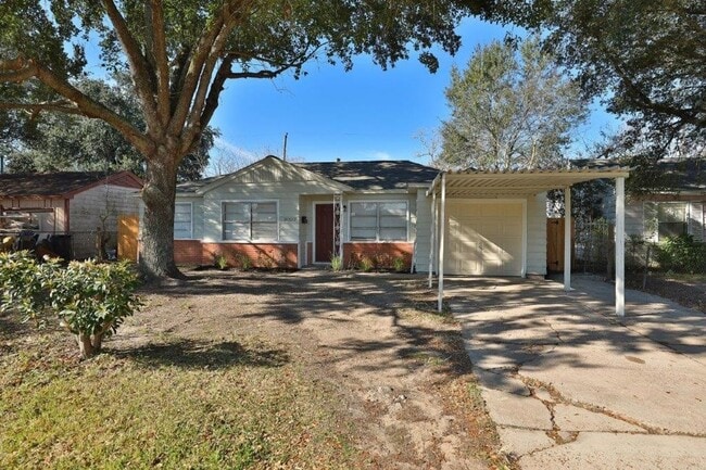 Photo - Charming 3 Bedroom Home in Central Houston!