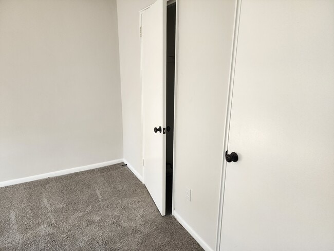 1 Radnor Dr Unit E4