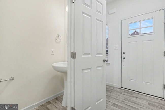 Photo - 7867 Oakbrook Dr