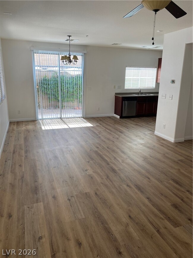 Photo - 171 Desert Pond Ave