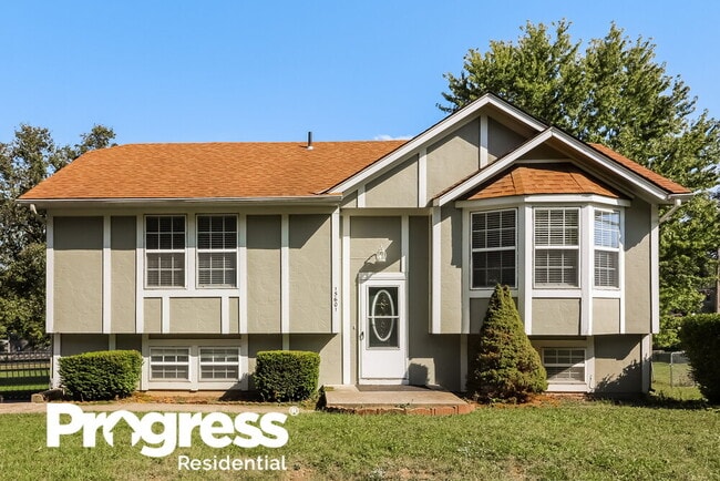 Photo - 15601 Vicie Ave