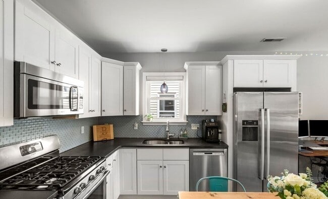 995 Dorchester Ave Unit 2
